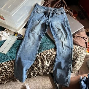 American Eagle light wash jeans. Size 6